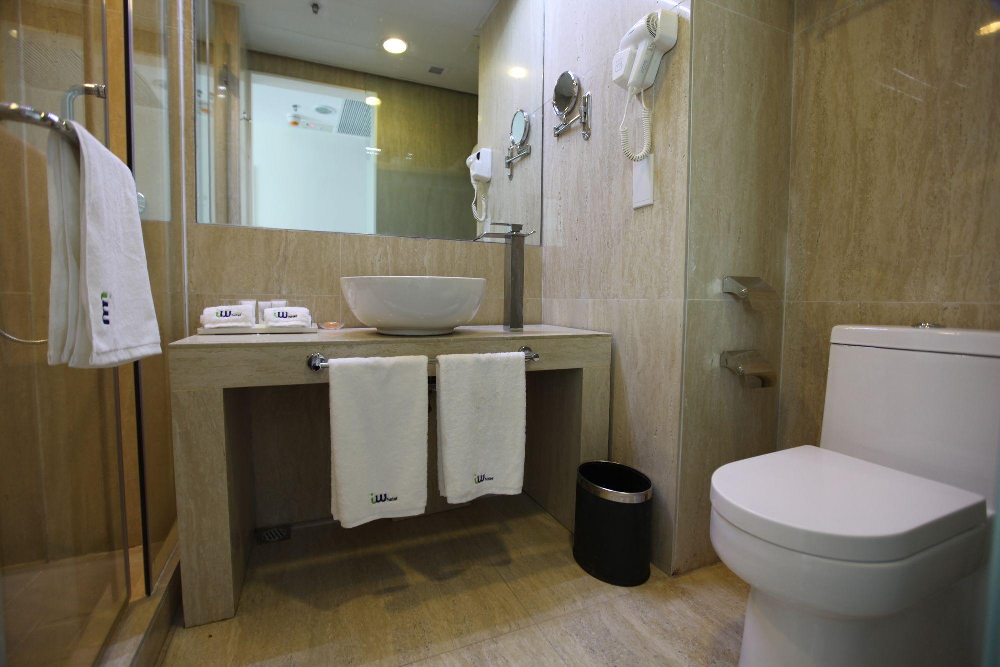 Iw Hotel Гонконг Екстер'єр фото